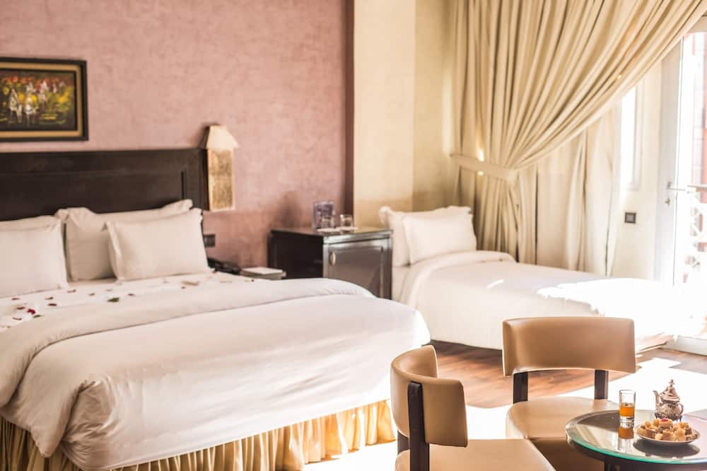 ホテル アルマス 写真