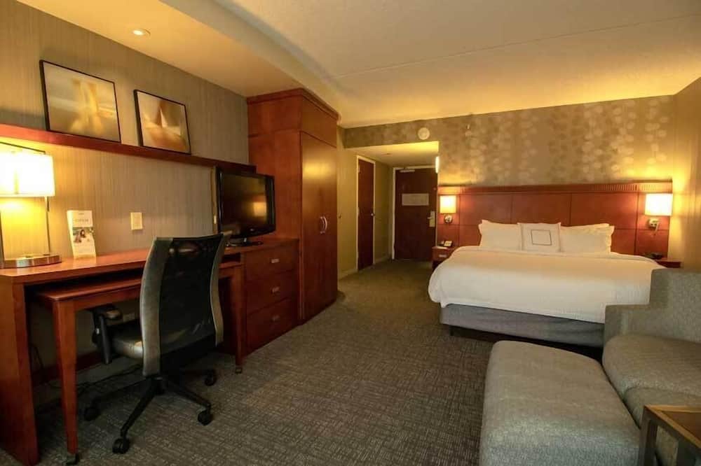 Columbus Hilliard Hotel 写真