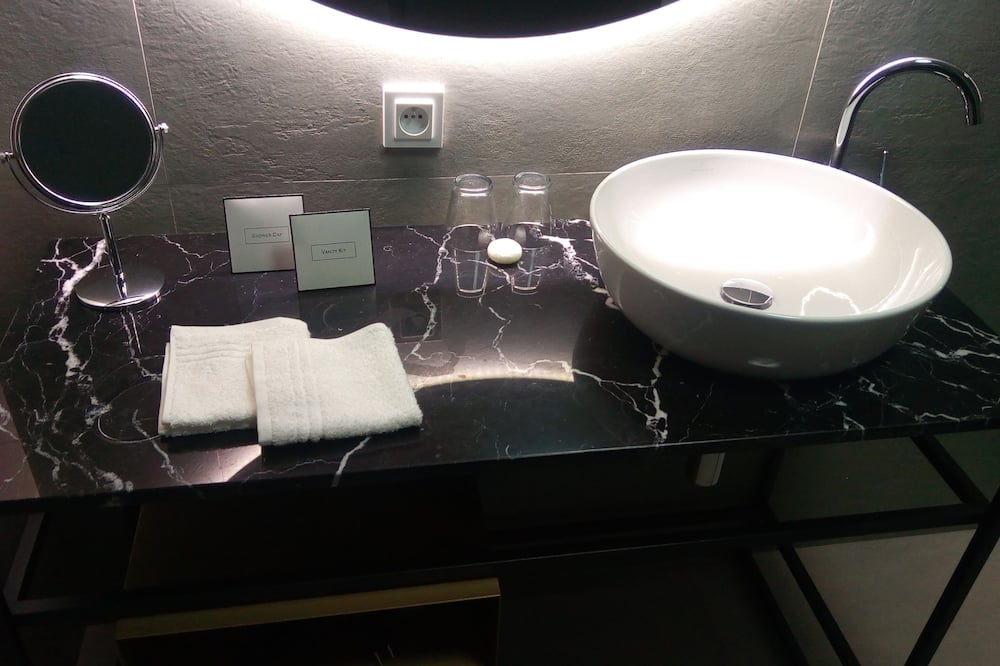 ムーズ チャールズ ブリッジ 写真