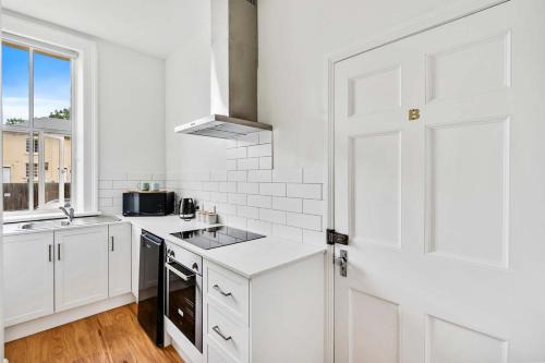 Portsea Place - Chic queen studio and parking 写真