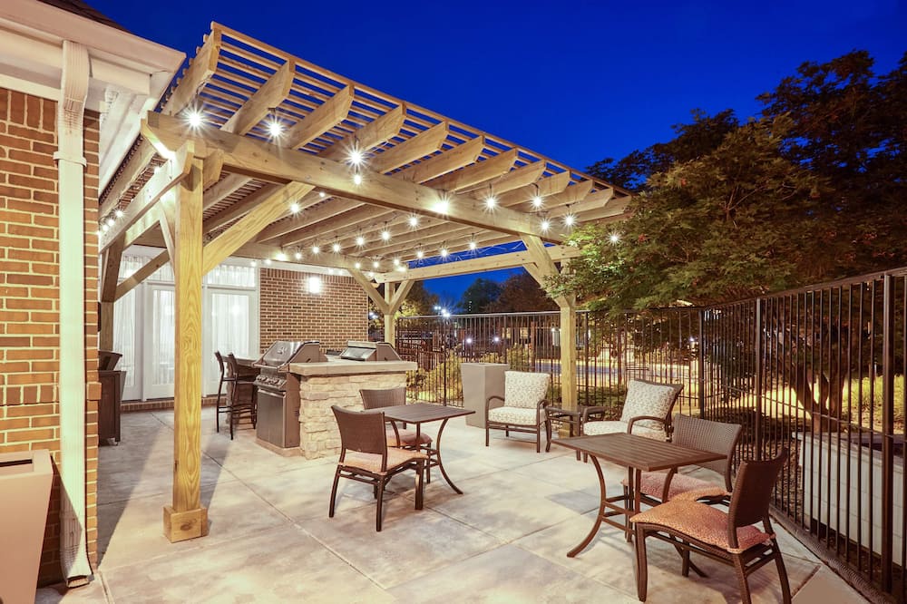 ホームウッド スイーツ バイ ヒルトン ラファイエット 写真