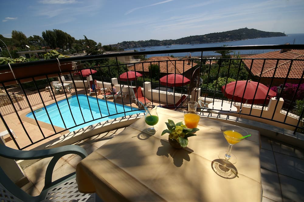 ホテル ラ フロール 写真