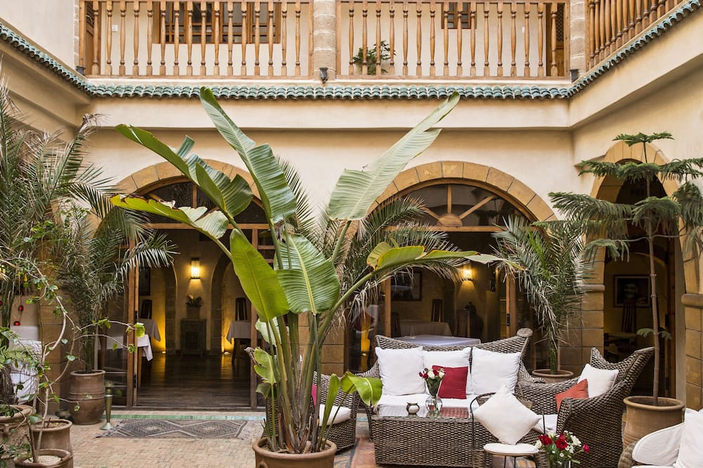 リヤド   チバネット 写真