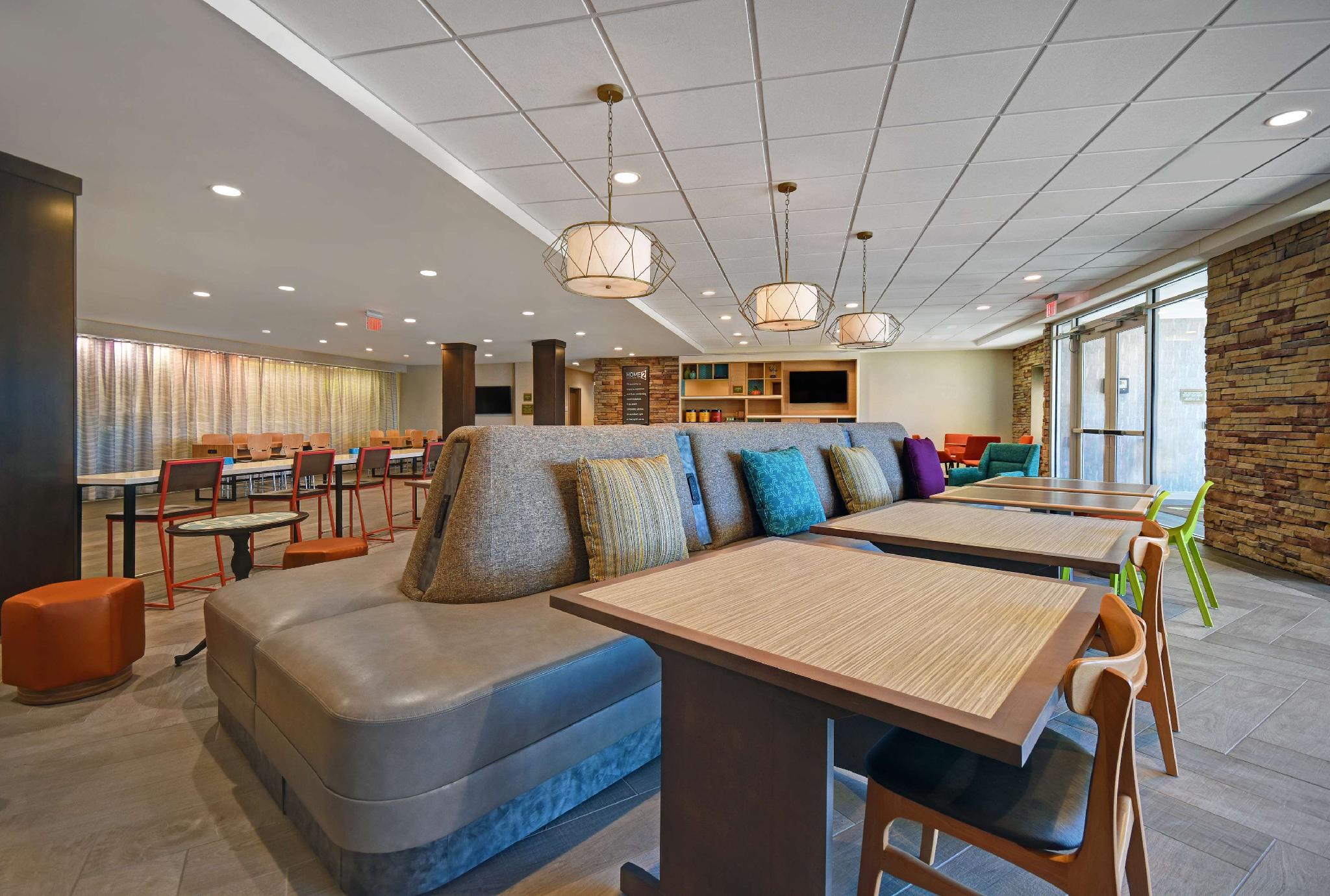 Home2 Suites by Hilton Columbus, IN 写真