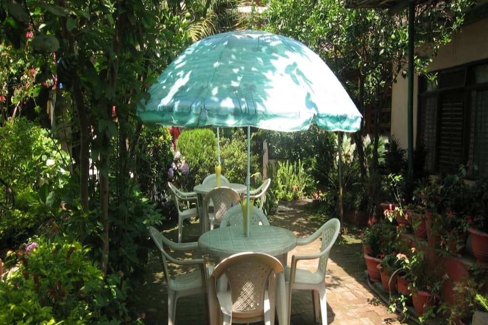 ホテル メトロポリタン カンティプール 写真