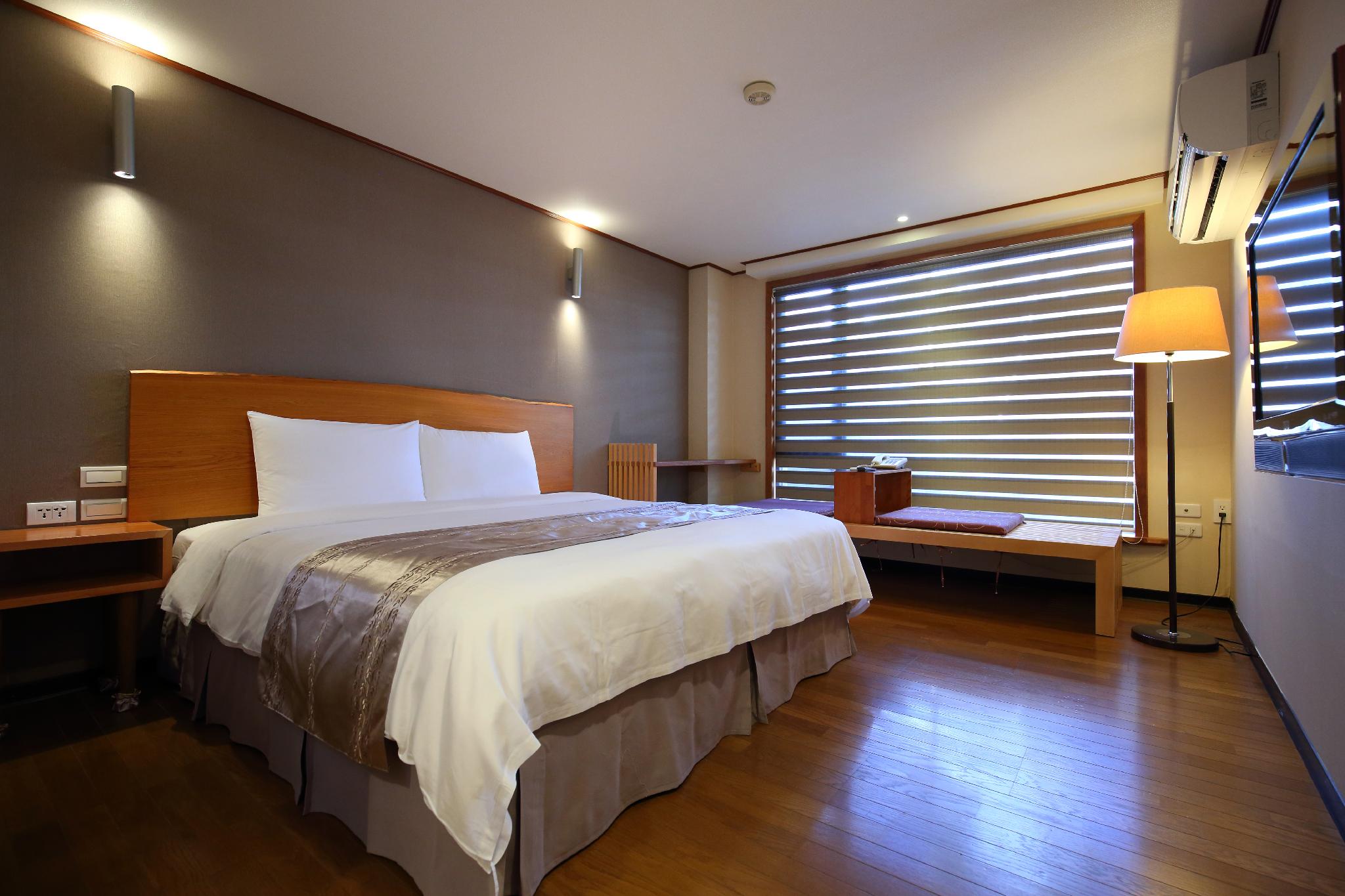 シプレス ハウス 写真