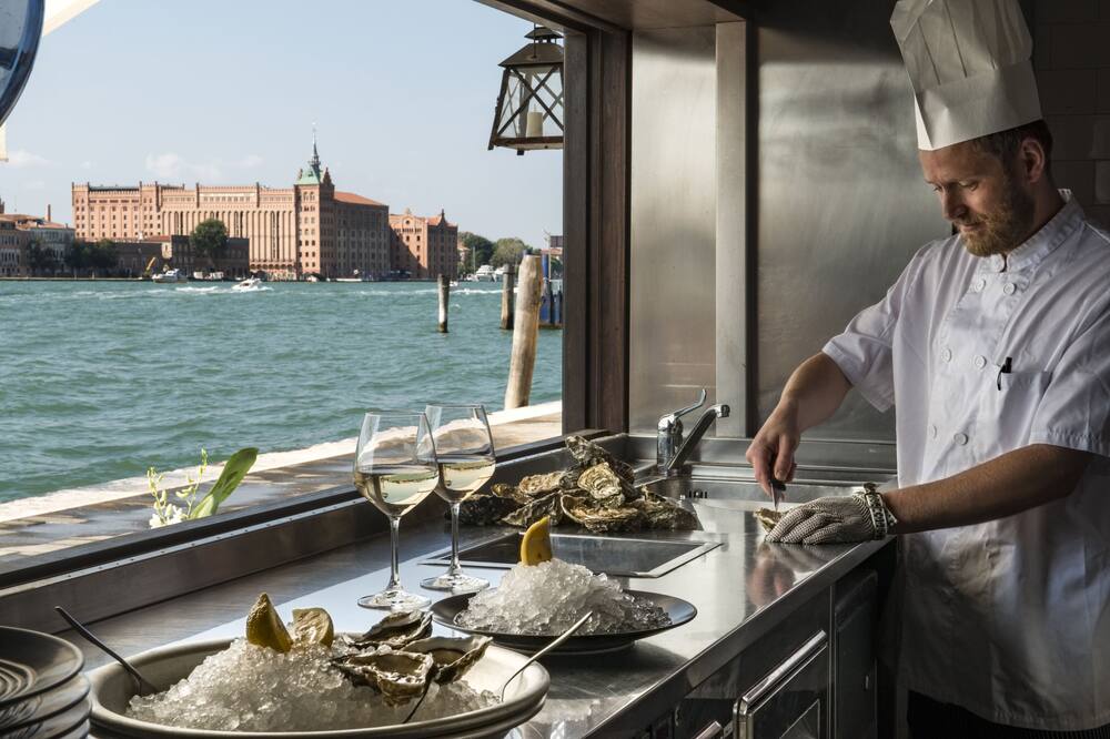 ホテル ラ カルチーナ 写真