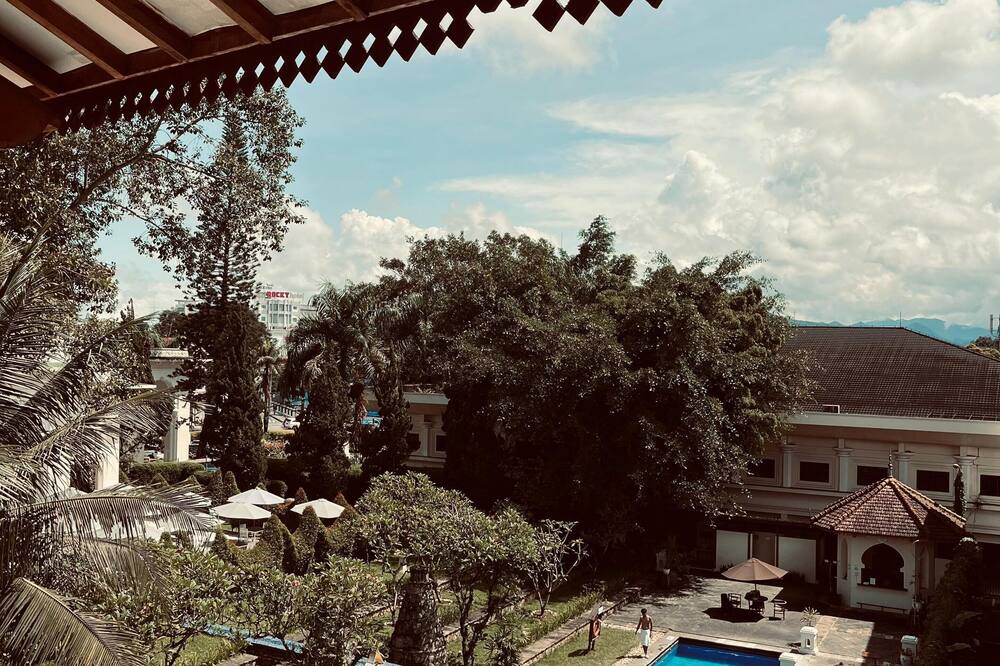 モノポリ オテル ブキティンギ 写真