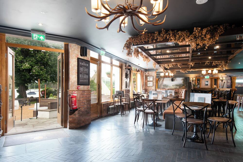 ウォーターエッジイン - インコレクショングループ 写真