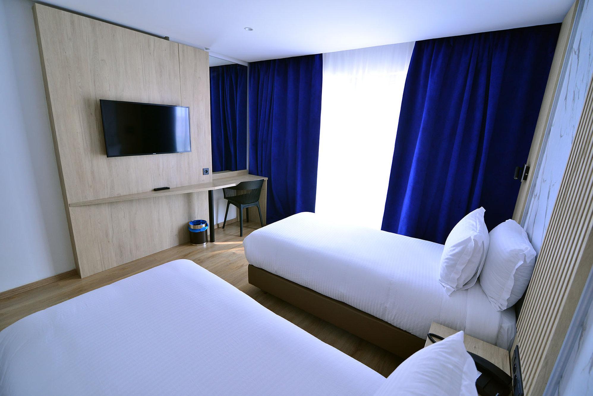 リハブ ホテル 写真