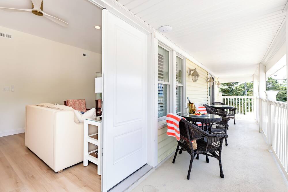 ザ ビーチ クラブ オン マディソン アベニュー 写真