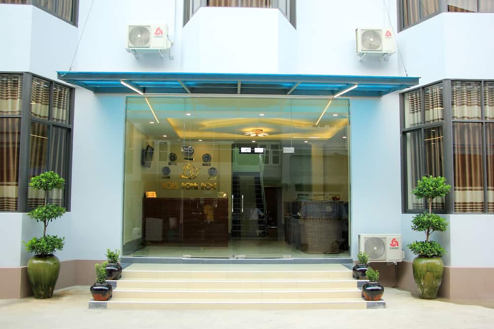 ホテル ロイヤル ローズ 写真