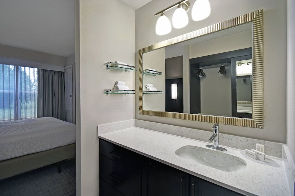 Residence Inn by Marriott Louisville Airport 写真