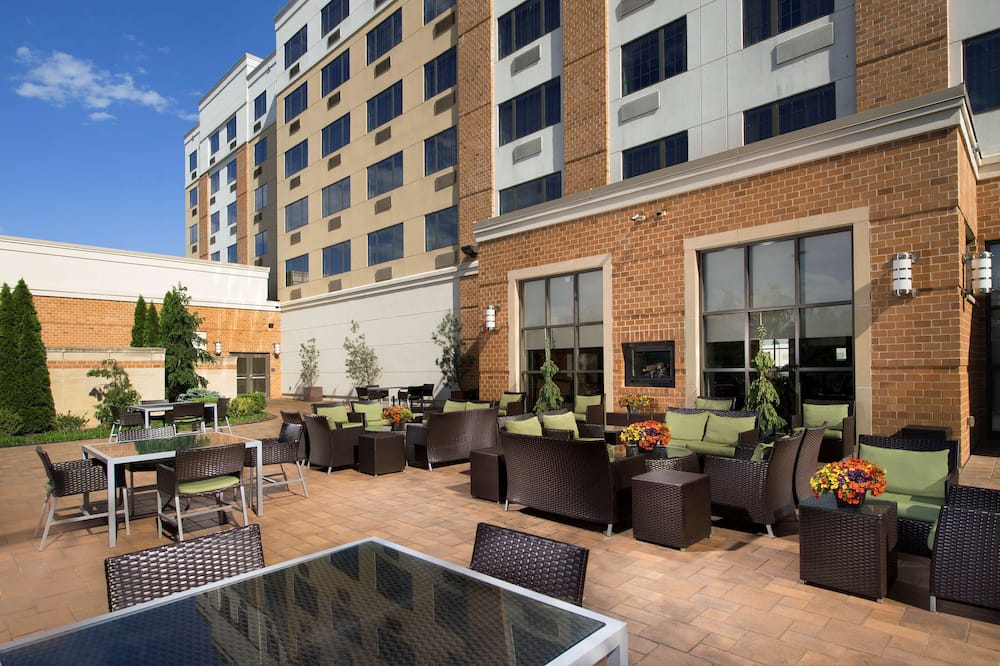 DoubleTree by Hilton Dulles Airport - Sterling 写真