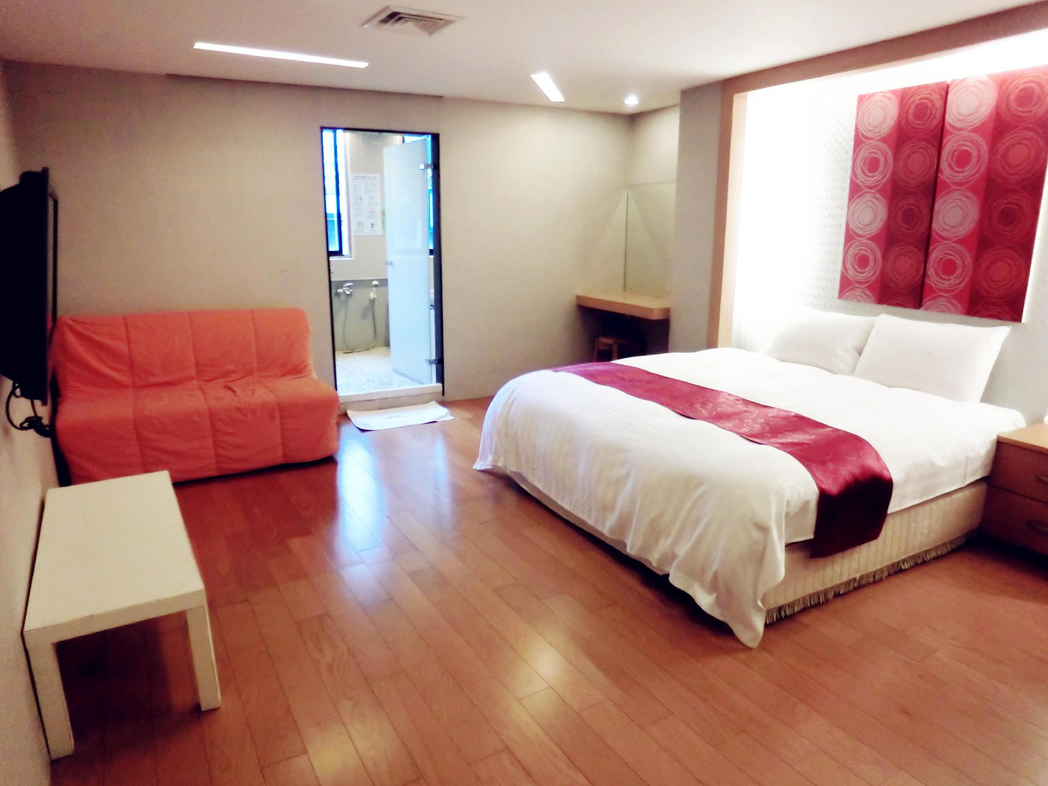 エブリデイ ホット スプリング ホテル 写真