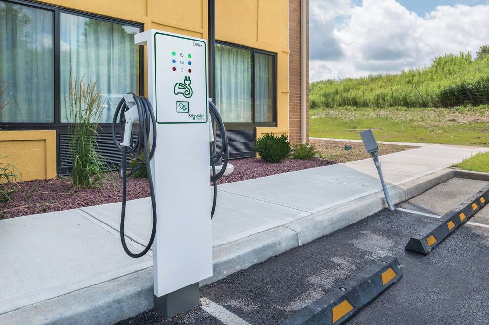 タウンプレース スイート ニューハートフォード 写真