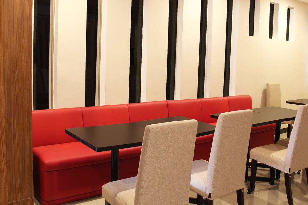 ラックスポイント ホテル スラバヤ 写真