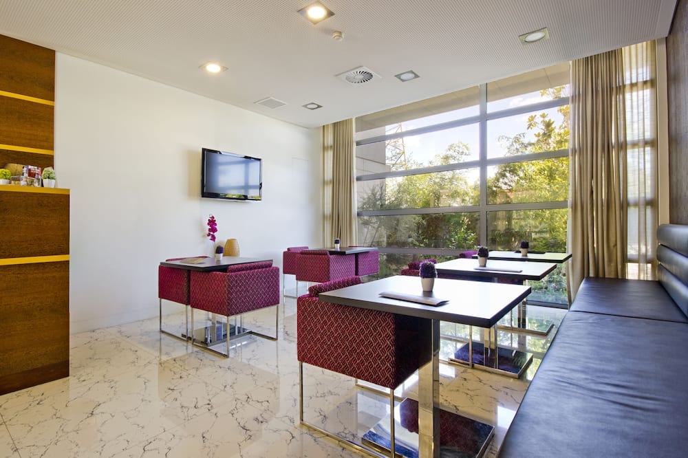 ユーロスターズ オポルト 写真