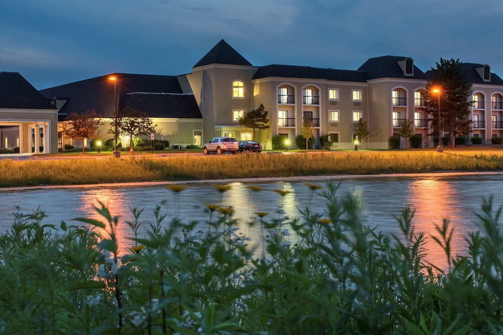 ダブルツリー バイ ヒルトン シカゴ ウッドデール エルクグローブ 写真