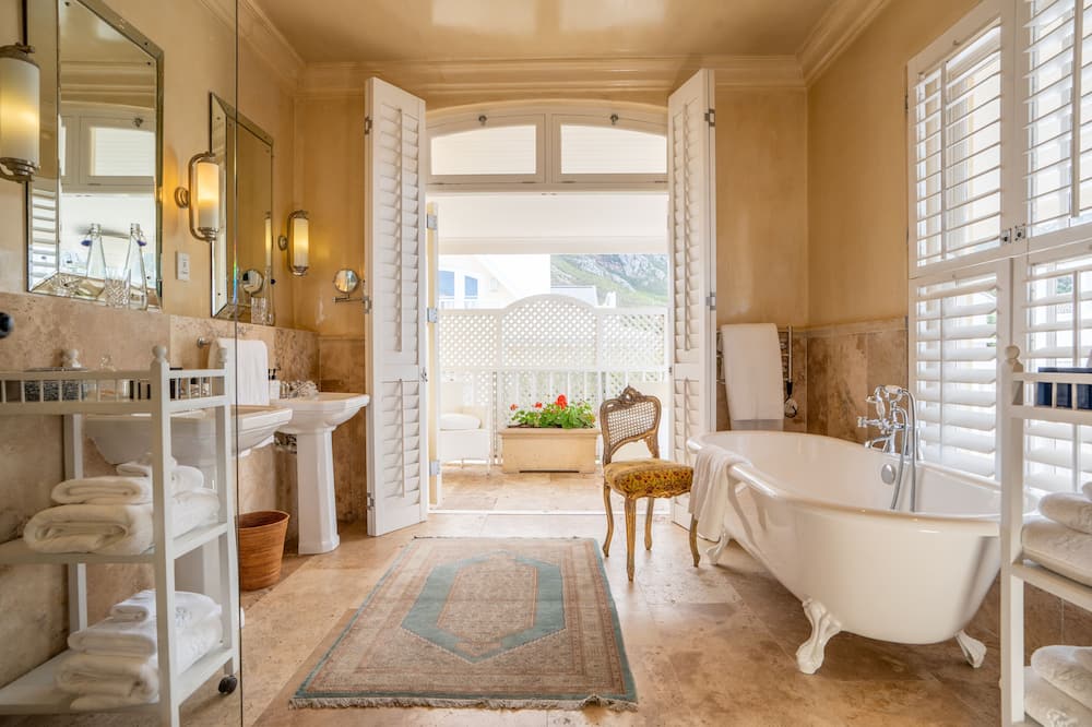 Birkenhead House 写真