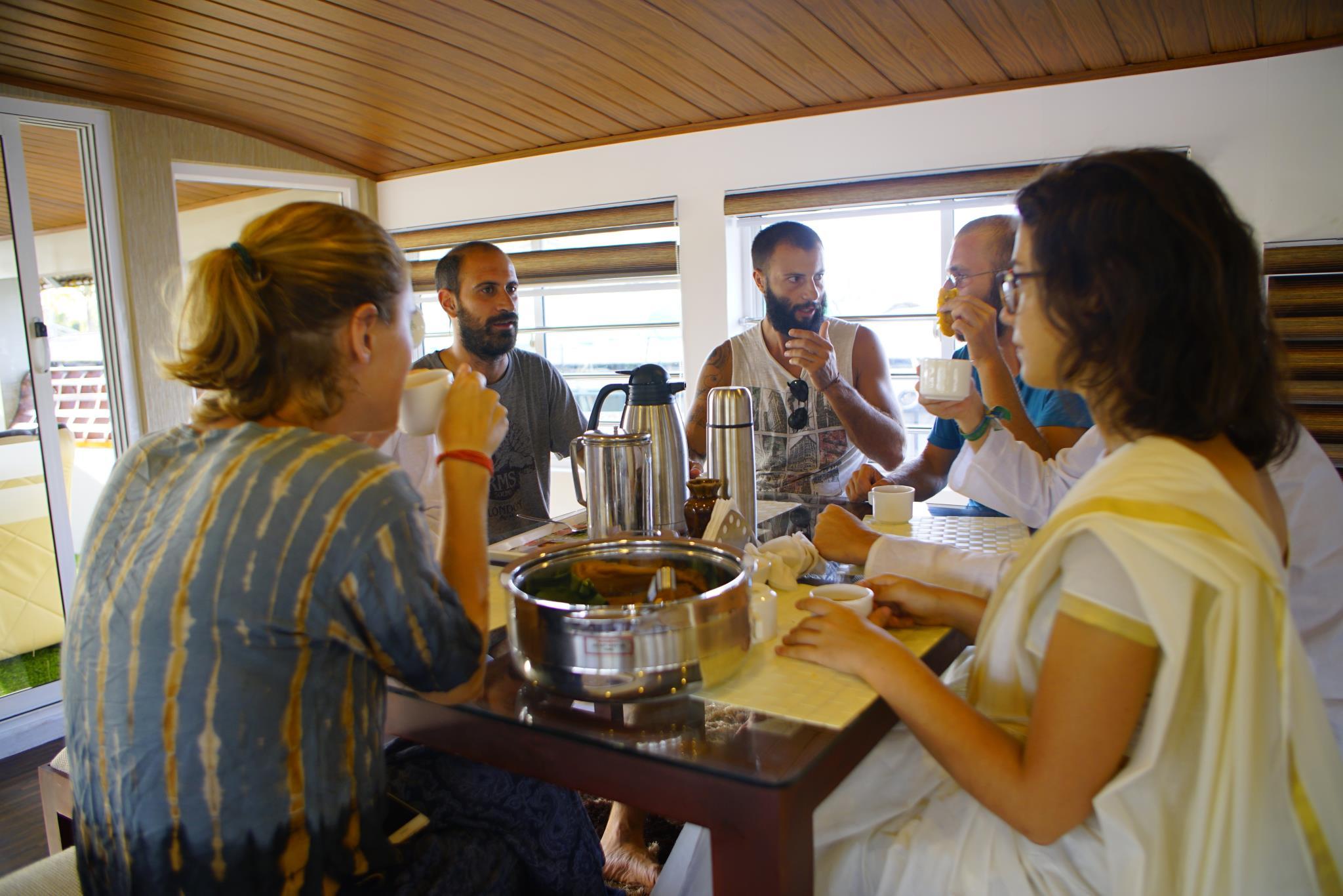 インディアバケーションズ ハウスボーツ 写真