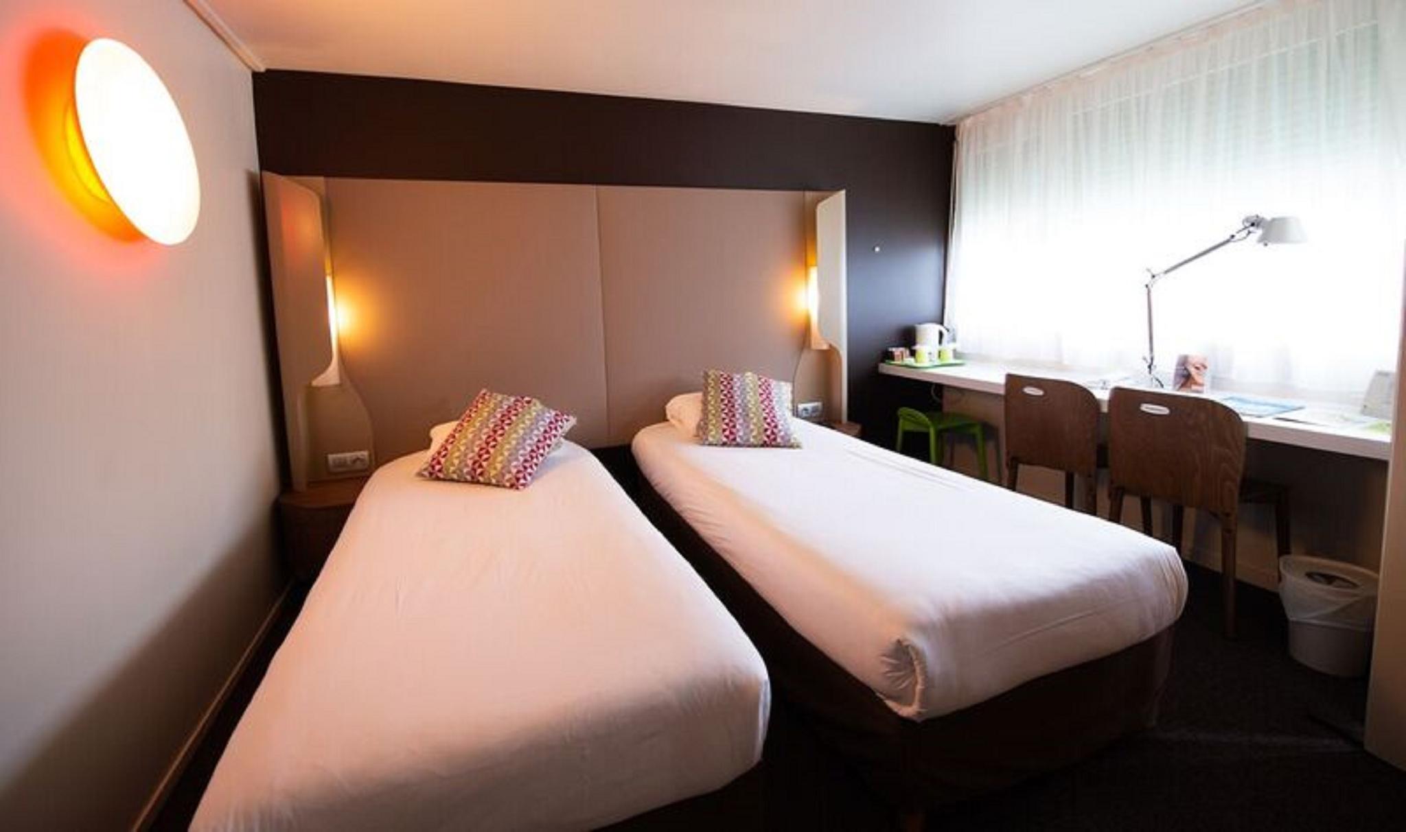 カンパニール ディジョン ノール トワゾン ドール ホテル 写真