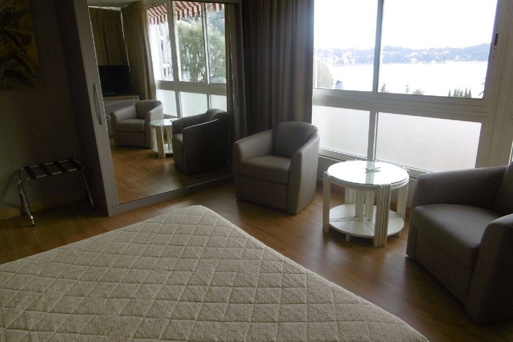 ホテル ラ フロール 写真