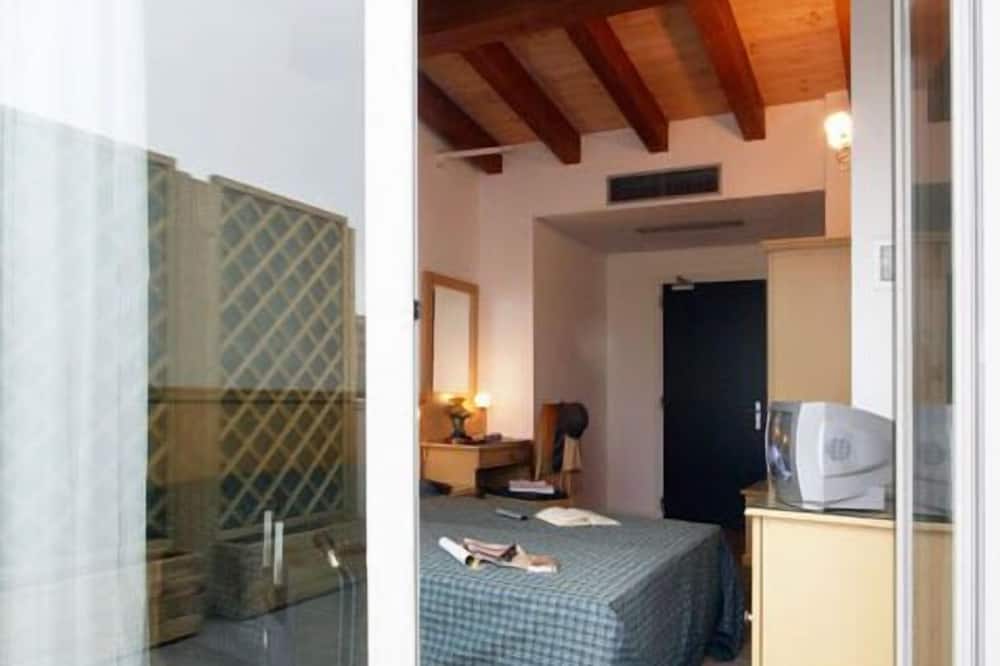 ホテル マリー 写真