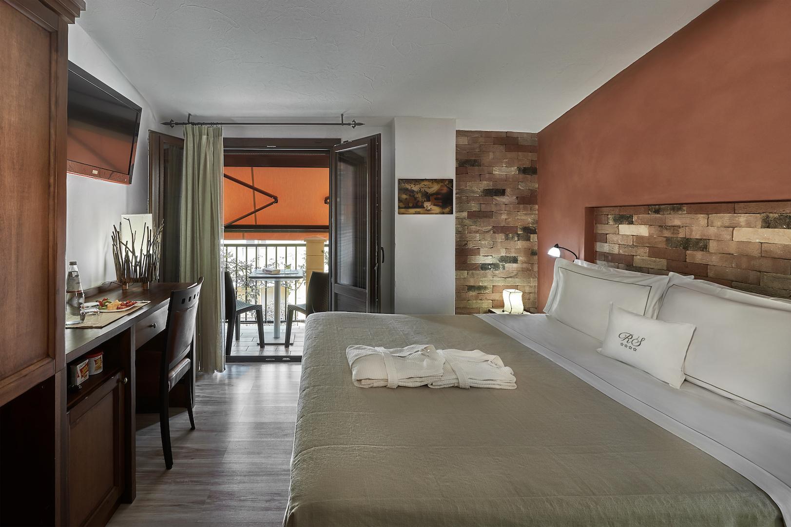 ホテル ロッカ デッラ セナ 写真