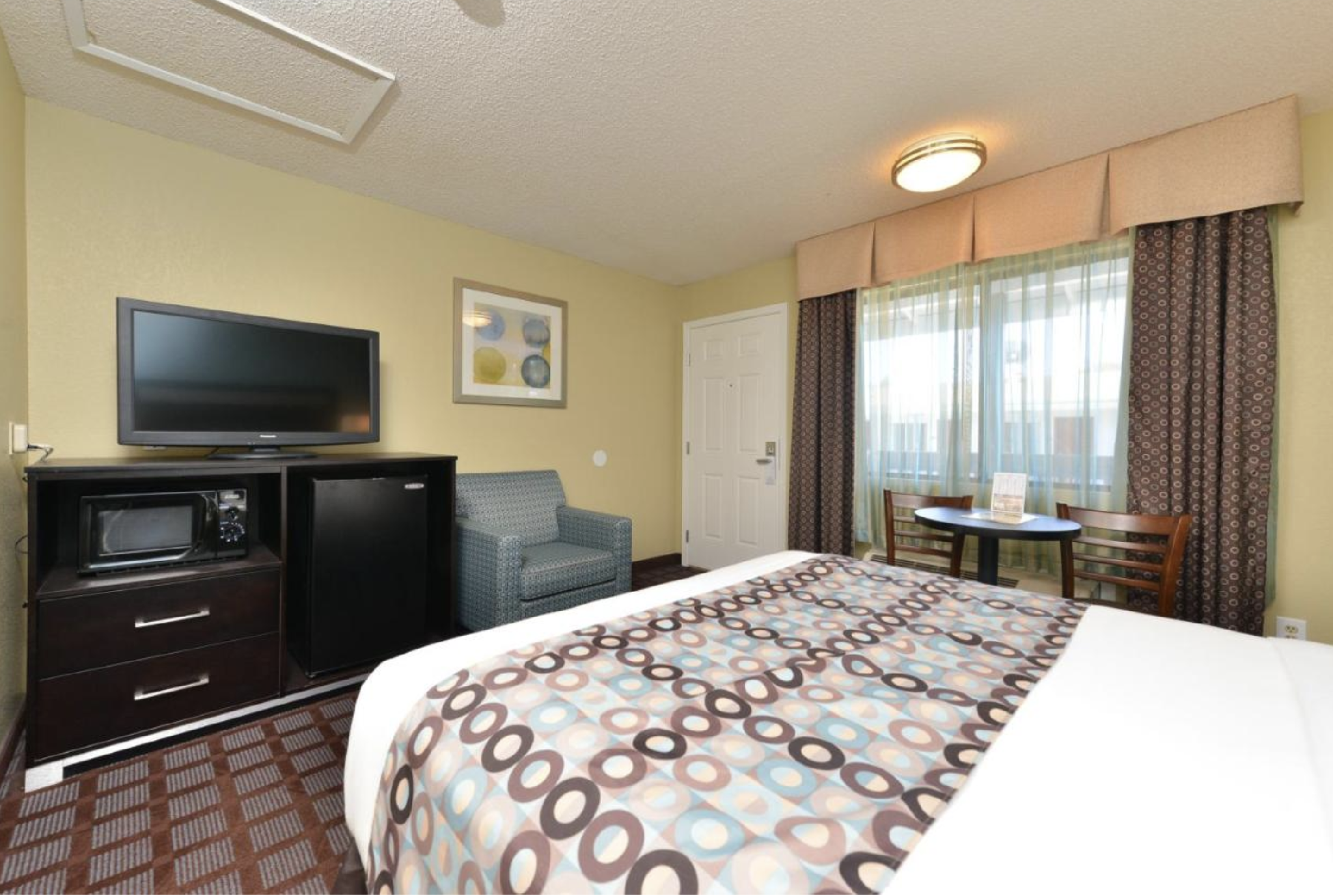 アベニュー イン ダウンタウン サン ルイス オビスポ 写真