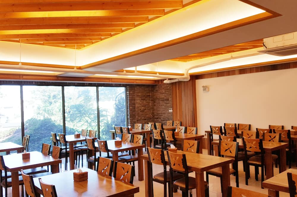 ジョイ ホテル 写真