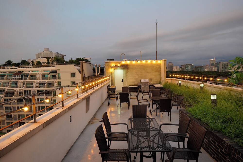 ホテル ダダ インサドン 写真