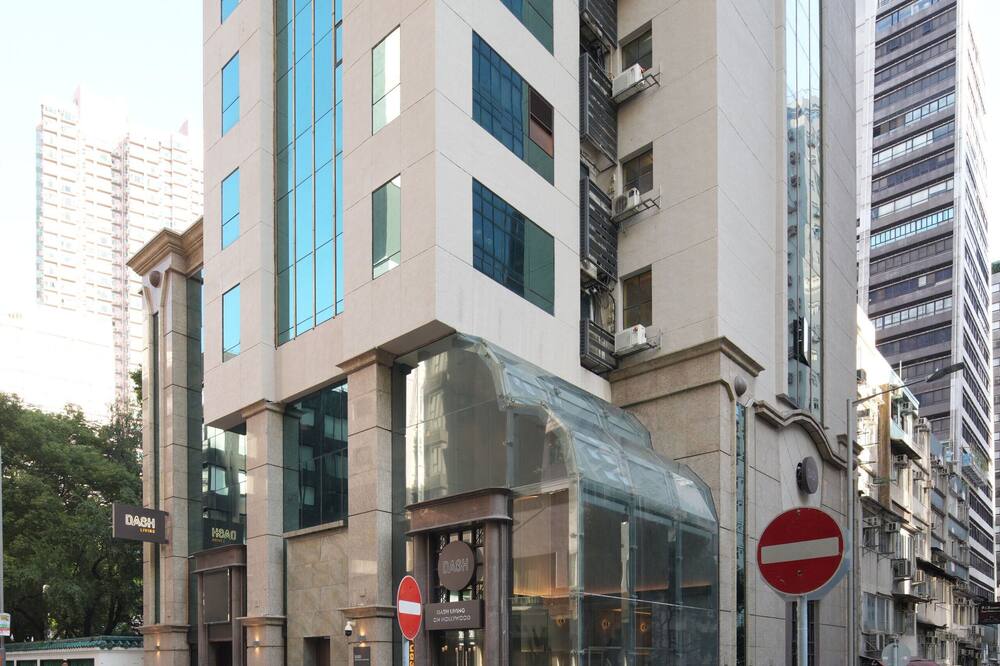 ダッシュ リビング オン ハリウッド 写真