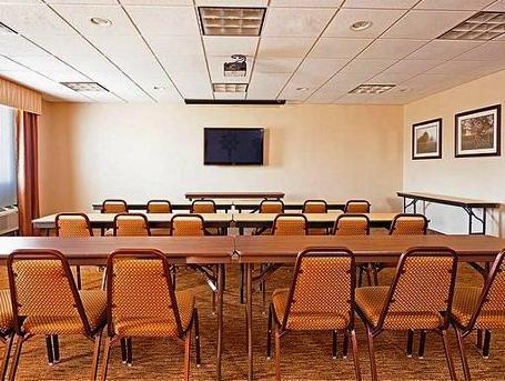 ホリデイ イン エクスプレス ホテル & スイーツ バイラム by IHG 写真