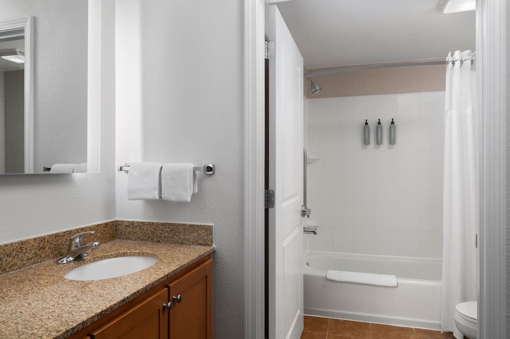 Residence Inn by Marriott Neptune at Gateway Centre 写真