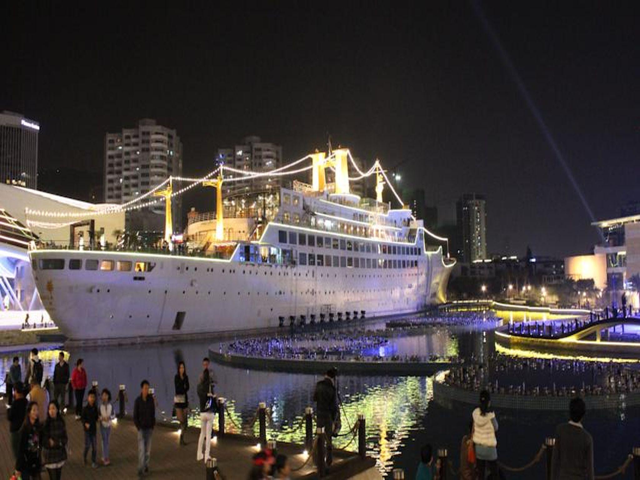 クルーズ イン ホテル 写真