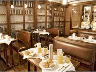 カレッジ オテル 写真