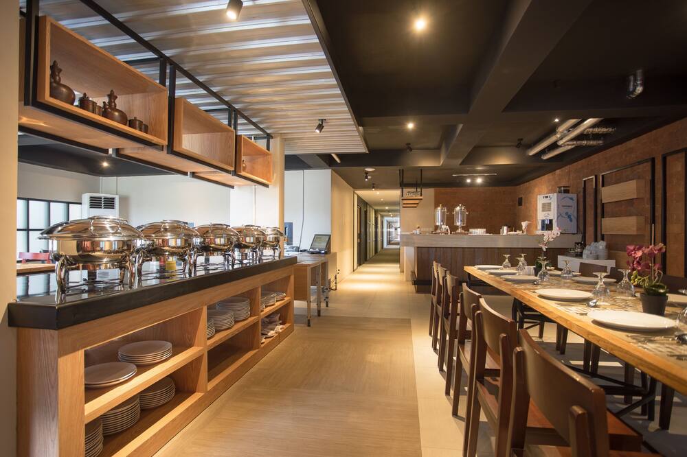 オールステイエコテルジョグジャカルタ 写真