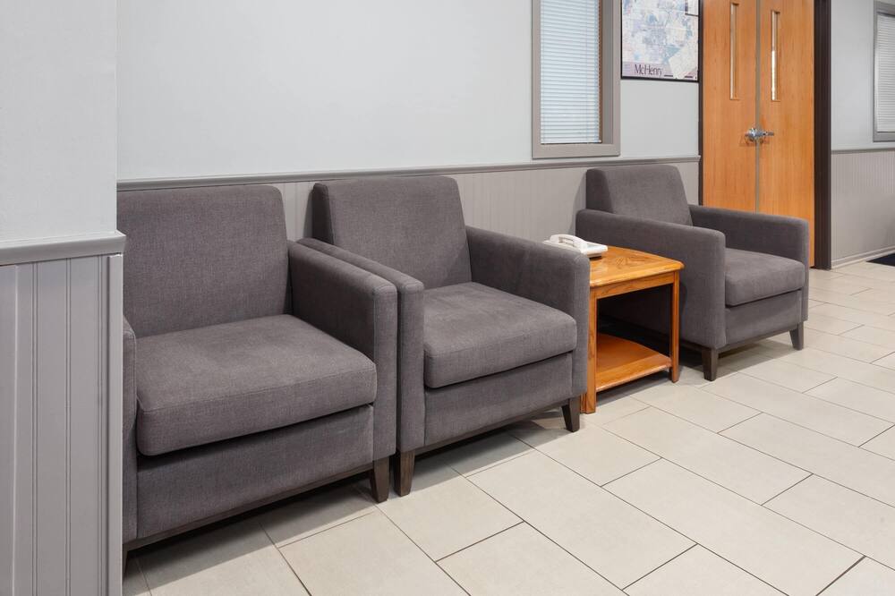 スーパー8 バイ ウィンダム マッヘンリー/フォックスレイクエリア 写真