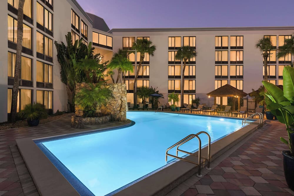 DoubleTree by Hilton Fort Myers at Bell Tower Shops 写真