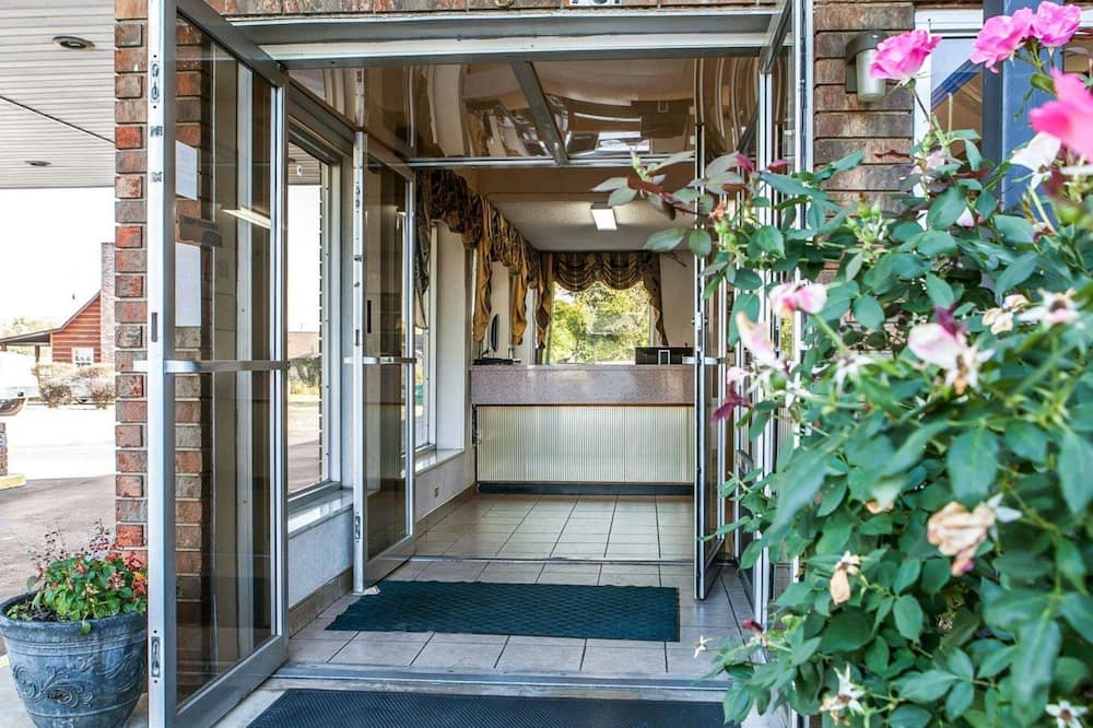 ロードウェイ イン 写真