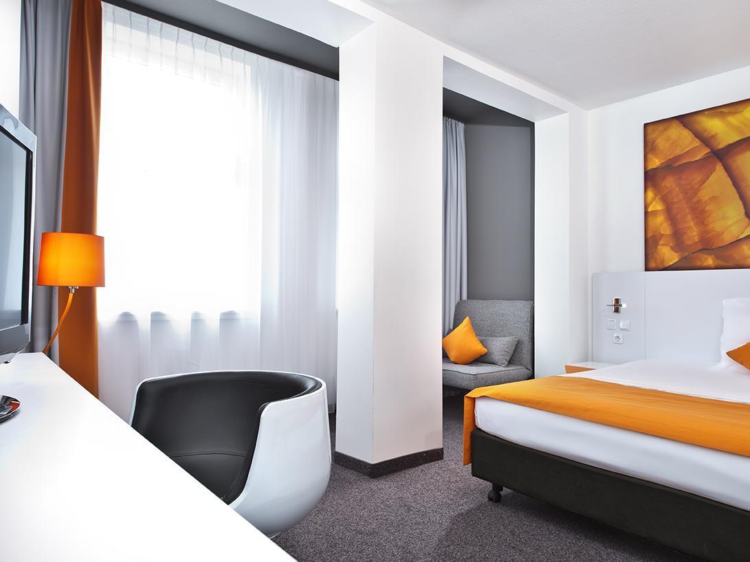 ウィンダム ガーデン ホテル デュッセルドルフ シティ センター ケーニヒスアレー 写真