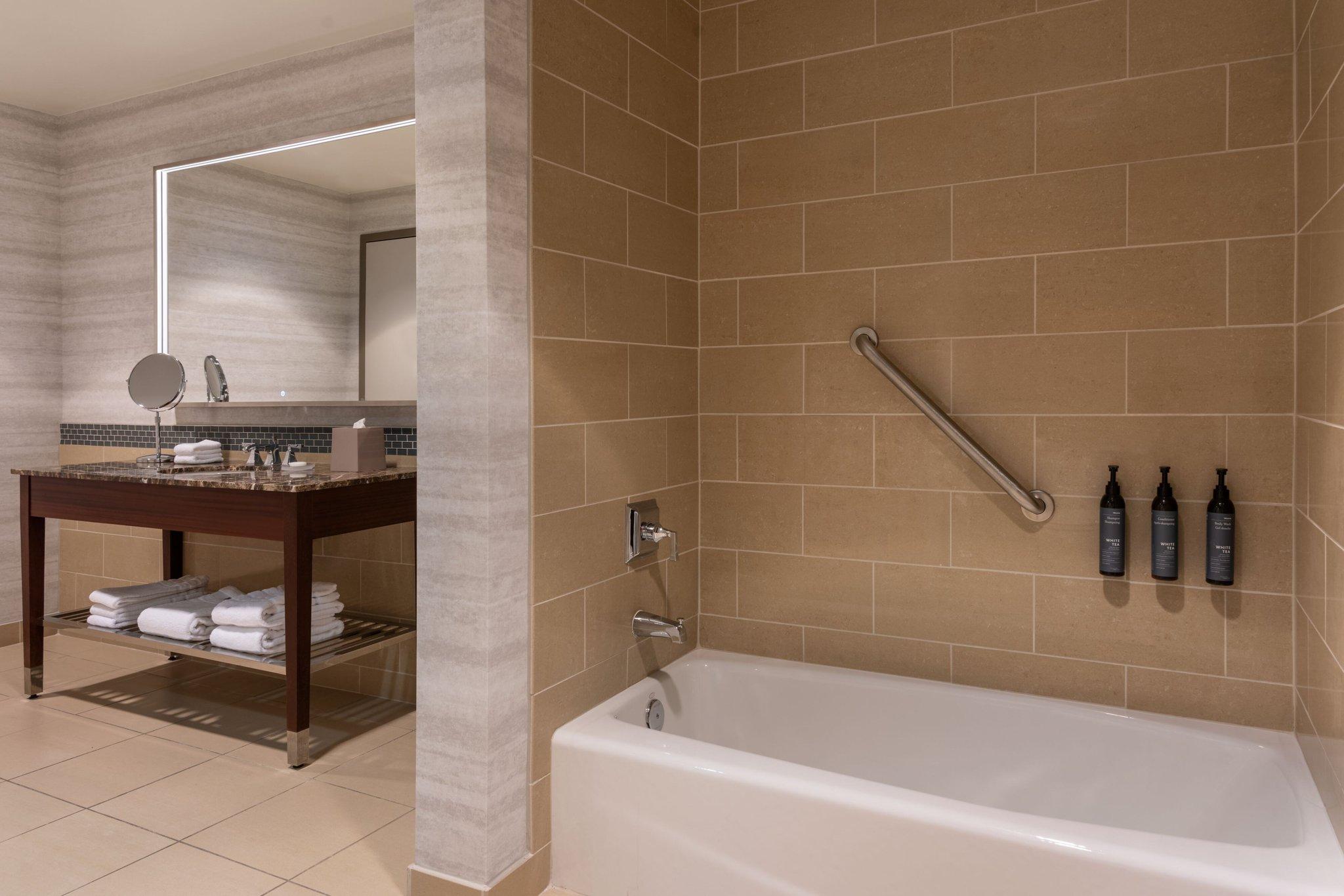 The Westin Book Cadillac Detroit 写真