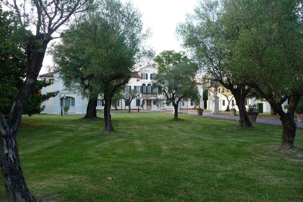 ヴィラ フィオリータ 写真