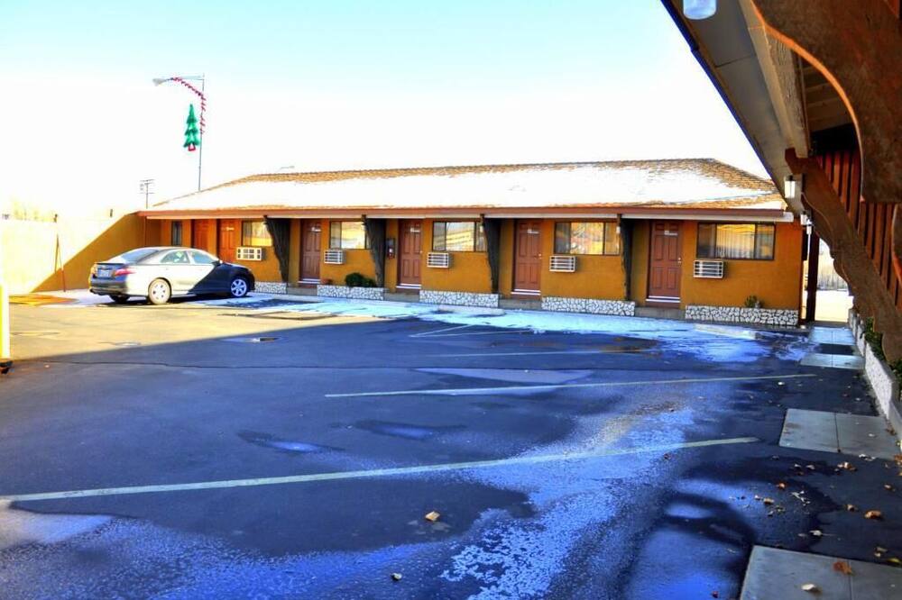 マウントホイットニー モーテル 写真