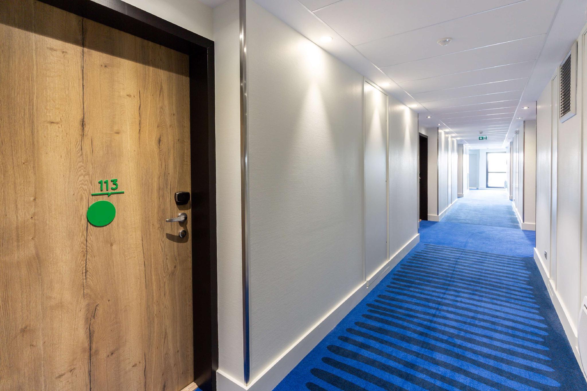 Campanile Laval Nord 写真