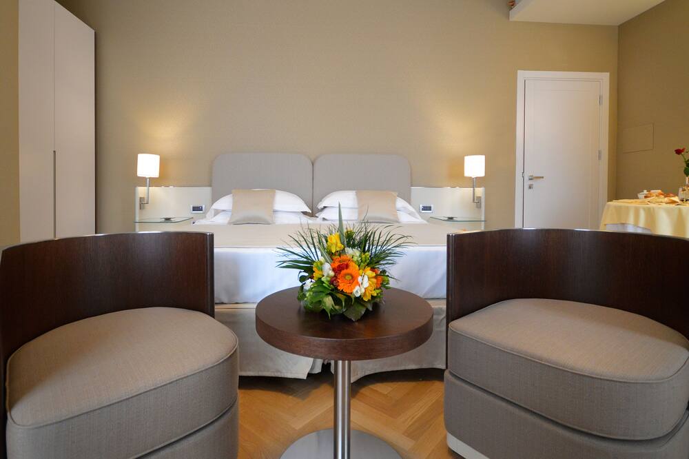 ホテル プラッゾ エセドラ 写真