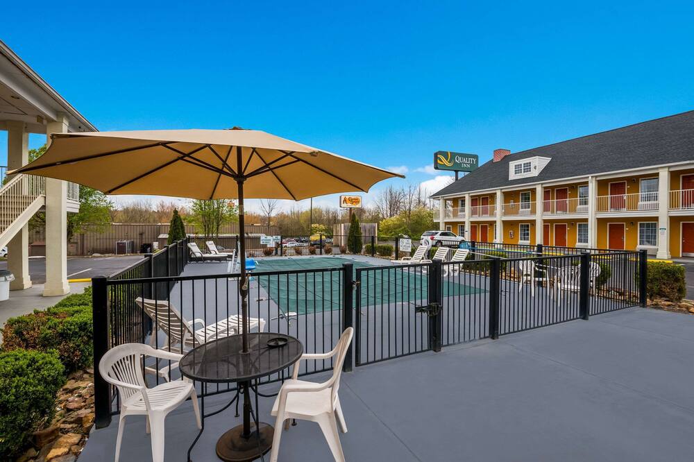 クオリティ  イン ジョンソン シティ I-26 イグジット 17 写真