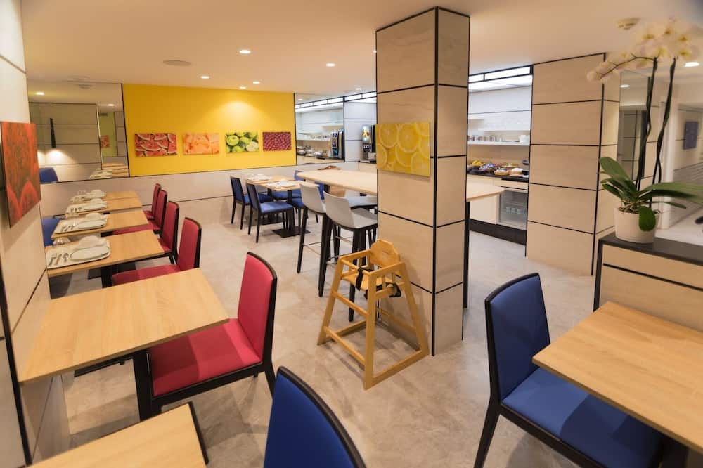 ホテル チャリング クロス 写真