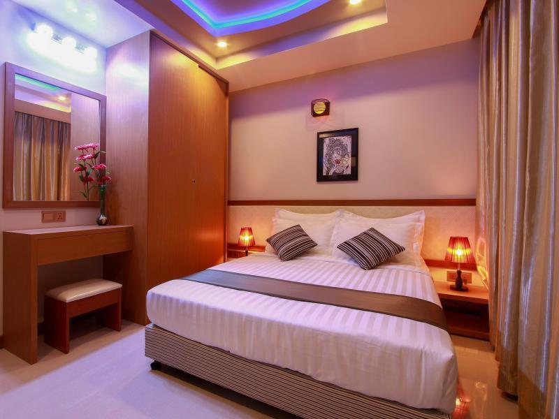 シーズン ホリデイズ アット フルフメール 写真